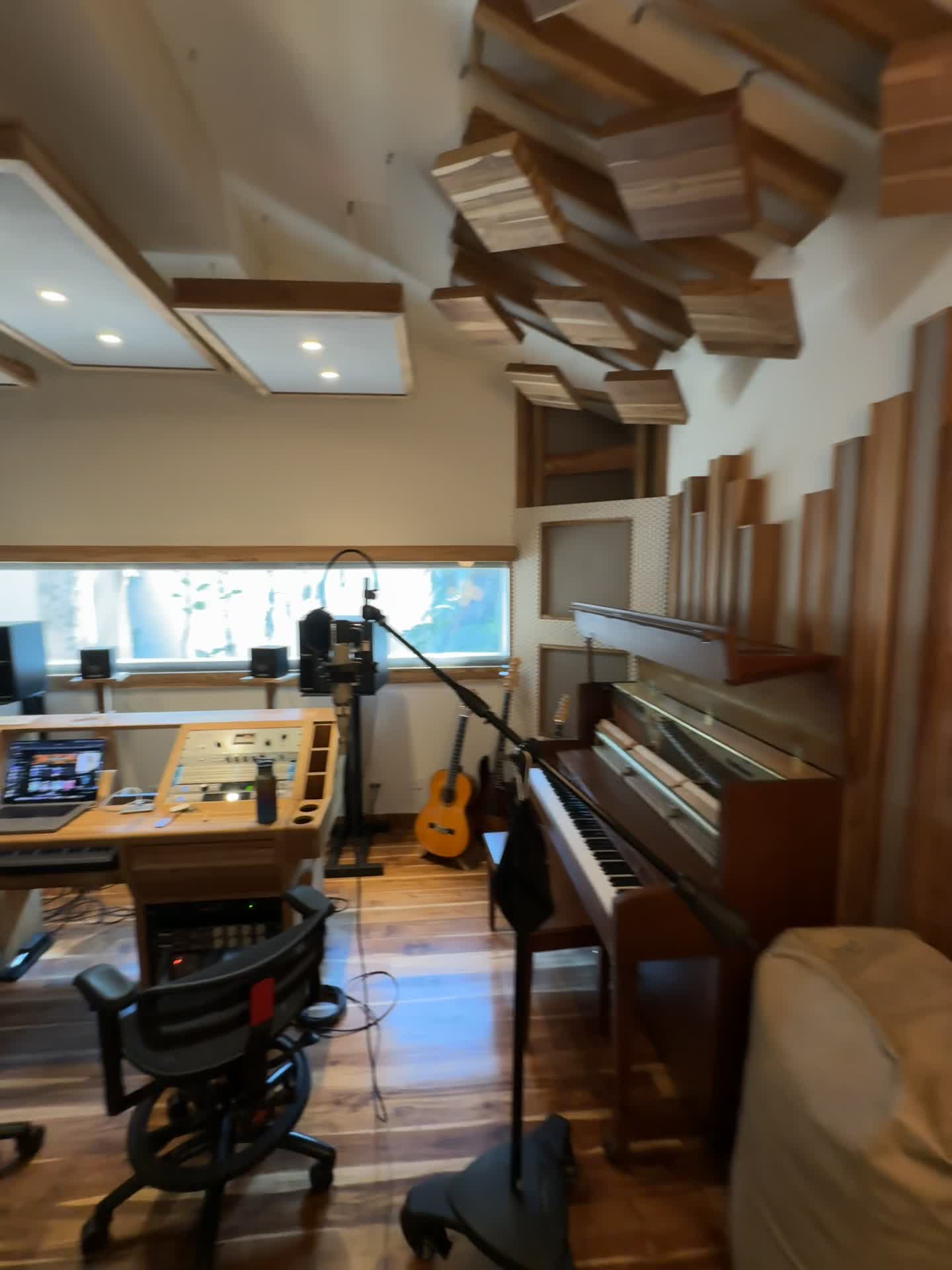 home-shawn-mendes-for-friends-and-family